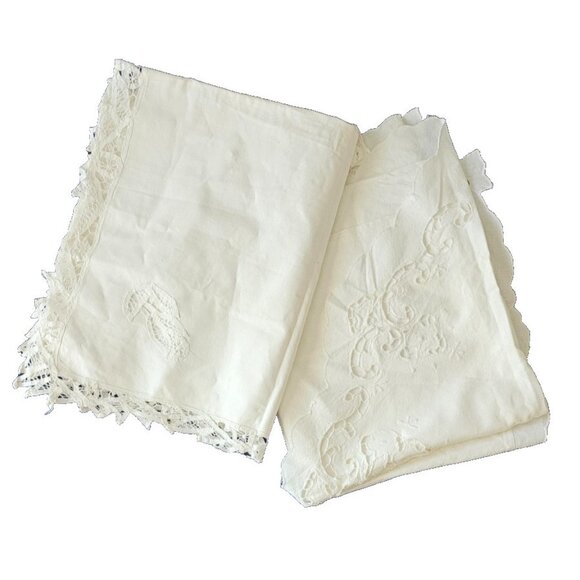 Pair of White Cutwork Embroidered Pillow Shams with Lace Trim 27" x 21" Envelope - Picture 1 of 9